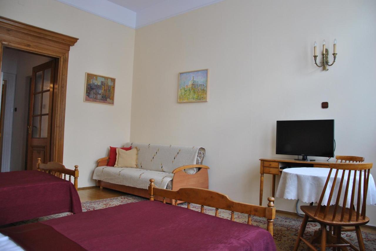 Dom Polonii Apartment คราคูฟ ภายนอก รูปภาพ